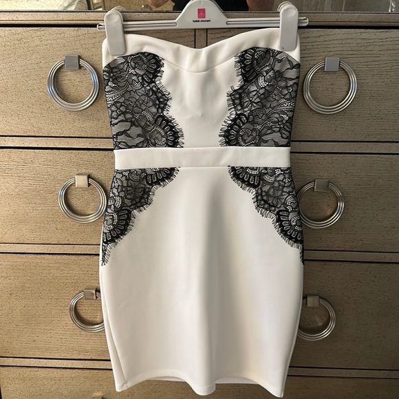 Guess by Marciano white and black lace mini dress - Picture 2 of 6